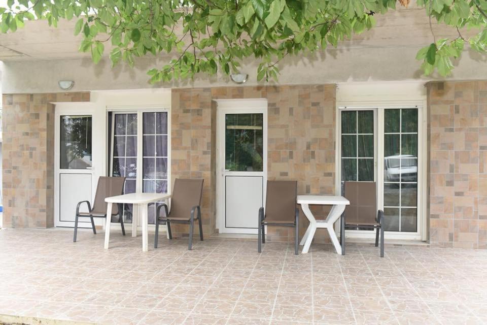 Villa Leonidas Koutsoupia Kókkinon Nerón 外观 照片